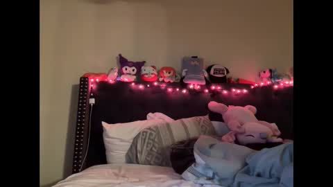 Snapshot of cum2charmxx chatting on September 25, 2025, 1:15 pm cum2charmxx online show from September 25, 2025, 1:15 pm