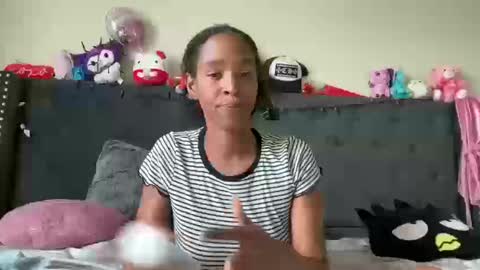 Snapshot of cum2charmxx chatting on October 14, 2025, 8:53 pm cum2charmxx online show from October 14, 2025, 8:53 pm