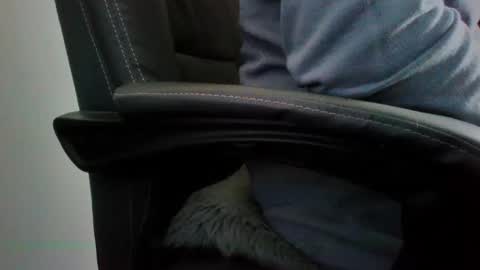 Snapshot of cum_gun_19 chatting on October 29, 2025, 1:02 pm cum gun online show from October 29, 2025, 1:02 pm