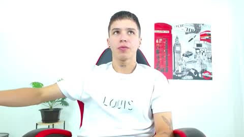 cumandres online show from September 25, 2025, 2:32 pm