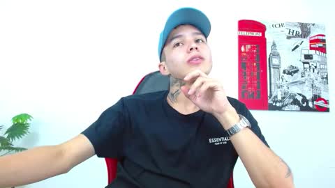 cumandres online show from February 24, 2026, 3:10 pm