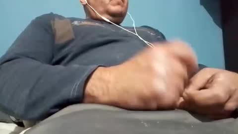 cumbian_chero online show from February 24, 2025, 5:11 am