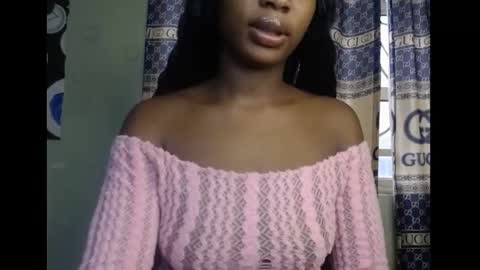 Snapshot of cumebony_petit chatting on September 19, 2025, 8:49 am cumebony_petit online show from September 19, 2025, 8:49 am