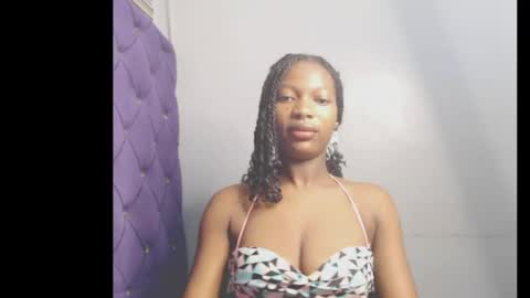 cumebony_petit online show from May 17, 2026, 6:33 am