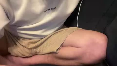 Snapshot of cumfar1985 chatting on November 20, 2025, 12:44 am Cumfar online show from November 20, 2025, 12:44 am