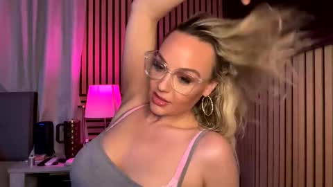 Snapshot of cumguzzlingskank chatting on April 5, 2026, 12:08 am cumguzzlingskank online show from April 5, 2026, 12:08 am