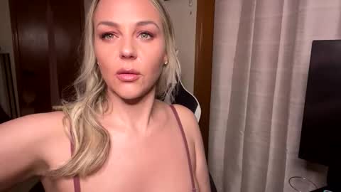 Snapshot of cumguzzlingskank chatting on May 21, 2026, 5:03 am cumguzzlingskank online show from May 21, 2026, 5:03 am