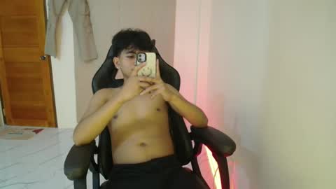 cummingyu online show from December 18, 2024, 12:07 pm