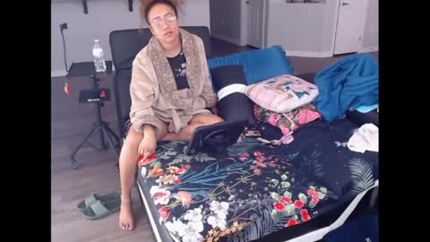 Nia Reese online show from April 16, 2026, 5:47 pm