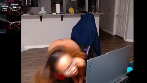 Snapshot of cumplzqueen chatting on June 27, 2026, 7:46 am Nia Reese online show from June 27, 2026, 7:46 am