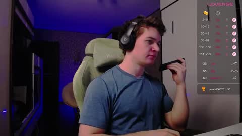 Snapshot of cumzan_ chatting on February 15, 2025, 6:33 pm Tarzan online show from February 15, 2025, 6:33 pm