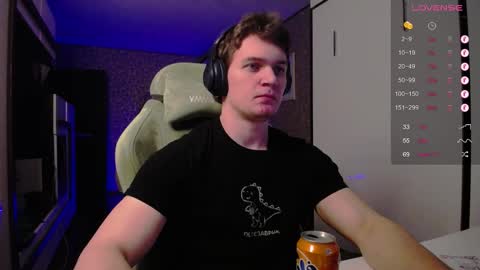 Snapshot of cumzan_ chatting on February 21, 2025, 9:43 pm Tarzan online show from February 21, 2025, 9:43 pm