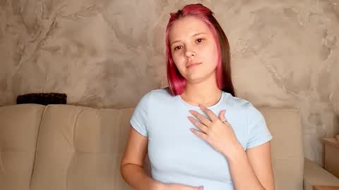 Snapshot of curious_enough chatting on November 27, 2025, 11:34 am Miley online show from November 27, 2025, 11:34 am