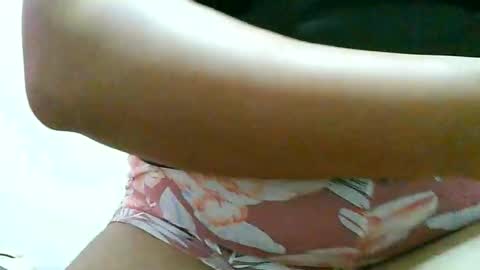 Snapshot of curious_girl247 chatting on December 22, 2025, 11:35 pm curious_girl247 online show from December 22, 2025, 11:35 pm