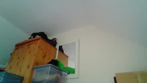 Snapshot of curiousax77 chatting on October 27, 2025, 10:41 am curiousax77 online show from October 27, 2025, 10:41 am