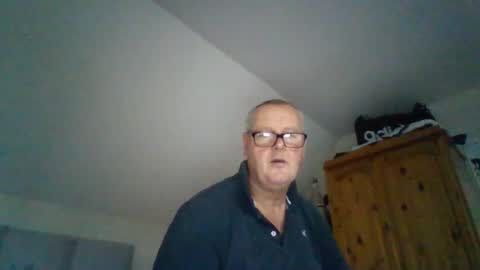 Snapshot of curiousax77 chatting on December 18, 2025, 10:54 am curiousax77 online show from December 18, 2025, 10:54 am