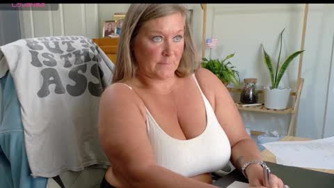 Snapshot of curiouscouple3143 chatting on February 17, 2026, 6:25 pm curious couple online show from February 17, 2026, 6:25 pm