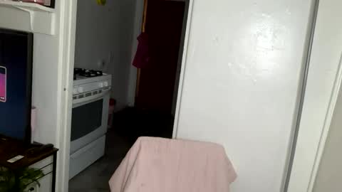 curliegirlee online show from April 6, 2026, 4:46 am