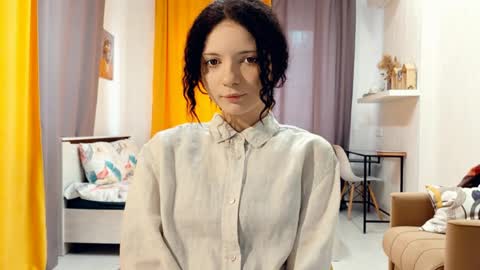 Kira online show from April 19, 2026, 3:22 pm