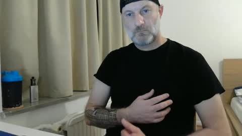 Snapshot of curman85 chatting on January 9, 2025, 11:34 pm Curman85 online show from January 9, 2025, 11:34 pm