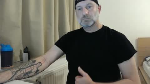 Snapshot of curman85 chatting on January 18, 2025, 12:57 am Curman85 online show from January 18, 2025, 12:57 am