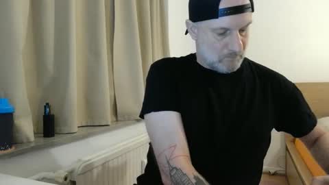 Snapshot of curman85 chatting on January 22, 2025, 11:53 pm Curman85 online show from January 22, 2025, 11:53 pm