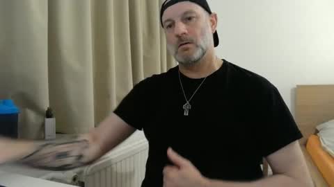 Snapshot of curman85 chatting on February 2, 2025, 12:09 am Curman85 online show from February 2, 2025, 12:09 am