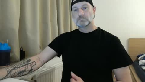 Snapshot of curman85 chatting on February 26, 2025, 12:27 am Curman85 online show from February 26, 2025, 12:27 am