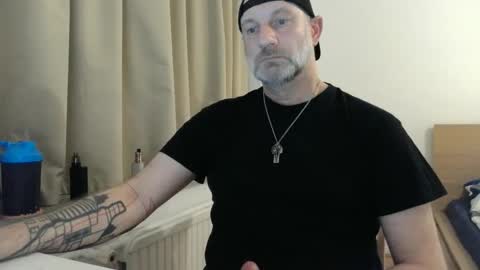 Snapshot of curman85 chatting on March 8, 2025, 11:39 pm Curman85 online show from March 8, 2025, 11:39 pm