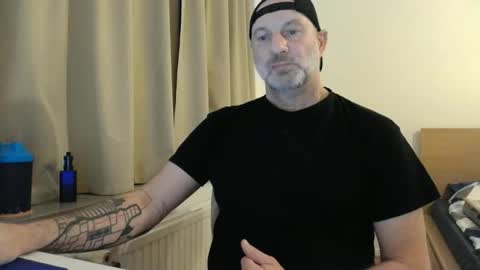 Snapshot of curman85 chatting on October 27, 2025, 10:58 pm Curman85 online show from October 27, 2025, 10:58 pm