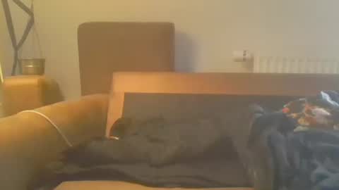 curvedcoxxs online show from October 21, 2025, 9:54 am