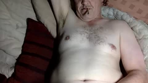 curvelover1977 online show from November 13, 2025, 12:20 am