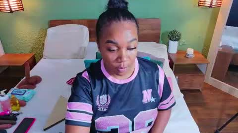 Snapshot of curvyebonyy_ chatting on July 8, 2026, 7:07 pm Danna online show from July 8, 2026, 7:07 pm