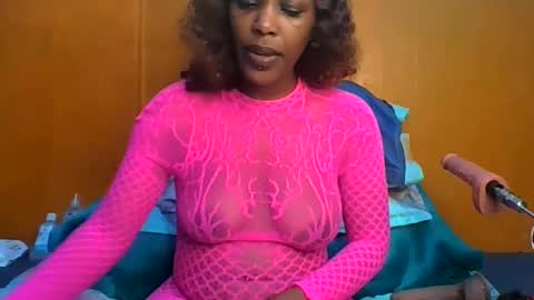 curvylyin online show from May 11, 2026, 11:27 am