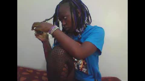 curvynubian online show from November 15, 2025, 1:51 pm