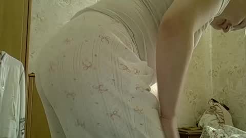 Curvy online show from April 25, 2026, 11:35 am