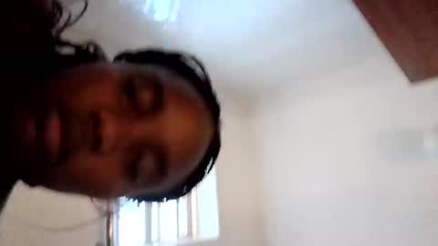 Zozo online show from May 21, 2026, 2:46 pm