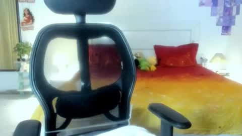 Alisha online show from April 16, 2026, 2:40 pm