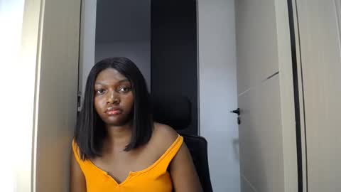 Snapshot of cute_ass18 chatting on February 23, 2026, 1:25 am Liya online show from February 23, 2026, 1:25 am