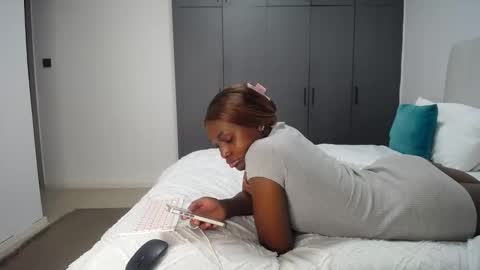 Snapshot of cute_ass18 chatting on March 25, 2026, 5:30 pm Liya online show from March 25, 2026, 5:30 pm