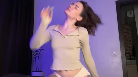 Snapshot of cute_bubbles chatting on April 4, 2026, 5:10 pm cute_bubbles online show from April 4, 2026, 5:10 pm