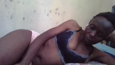 Snapshot of cute_divah4 chatting on February 11, 2026, 8:41 am cute_divah4 online show from February 11, 2026, 8:41 am