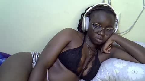 Snapshot of cute_gee chatting on May 18, 2026, 11:10 pm daddysdoll online show from May 18, 2026, 11:10 pm