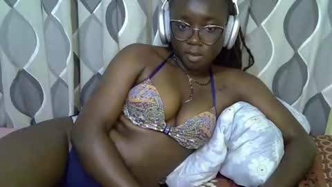Snapshot of cute_gee chatting on May 27, 2026, 6:05 pm daddysdoll online show from May 27, 2026, 6:05 pm
