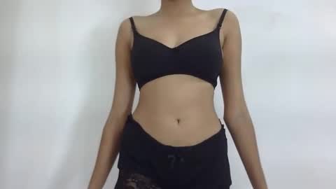 lizaa online show from May 11, 2026, 5:13 am