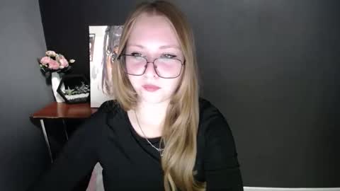 Veronica online show from October 7, 2025, 6:54 am
