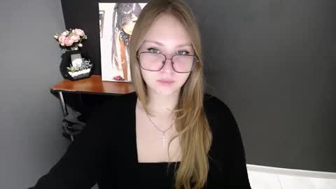 Veronica online show from November 25, 2025, 7:52 am