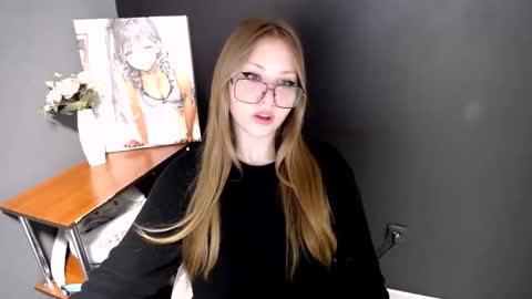 Snapshot of cute_minx chatting on June 2, 2026, 6:37 am Veronica online show from June 2, 2026, 6:37 am