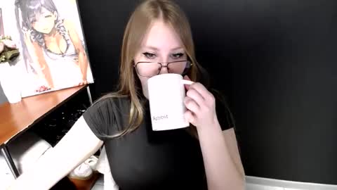 Snapshot of cute_minx chatting on June 8, 2026, 9:20 am Veronica online show from June 8, 2026, 9:20 am