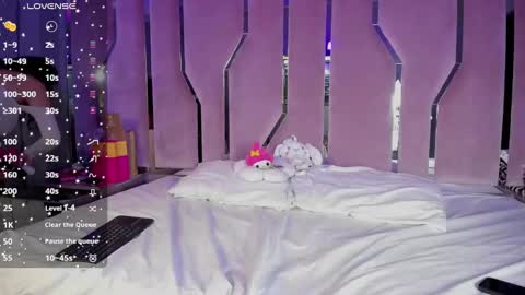 Snapshot of cute_stoone chatting on December 30, 2024, 10:23 pm SOLEI online show from December 30, 2024, 10:23 pm